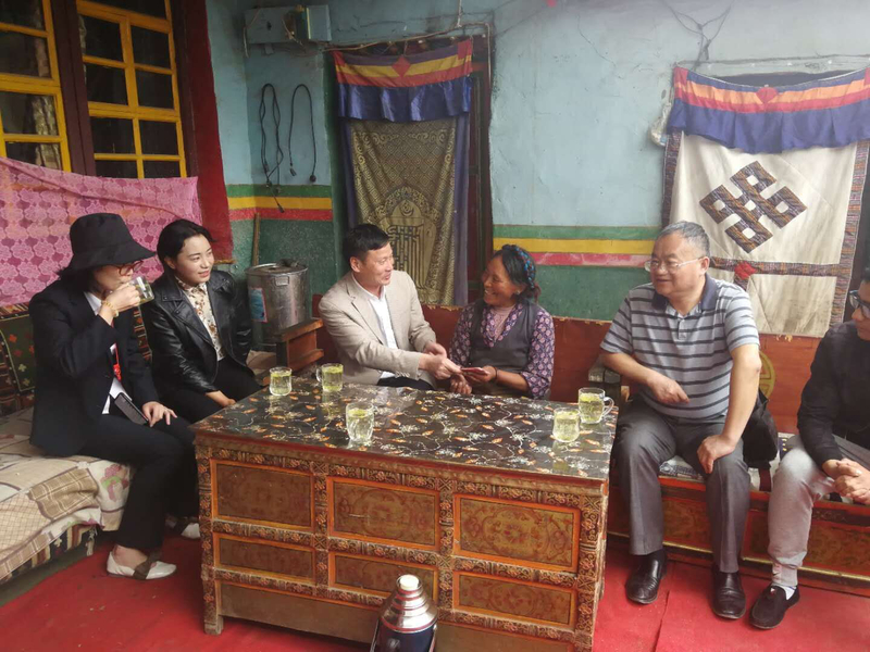 1561022478500033141.jpg 走访慰问日喀则毕业生央宗家庭.jpg