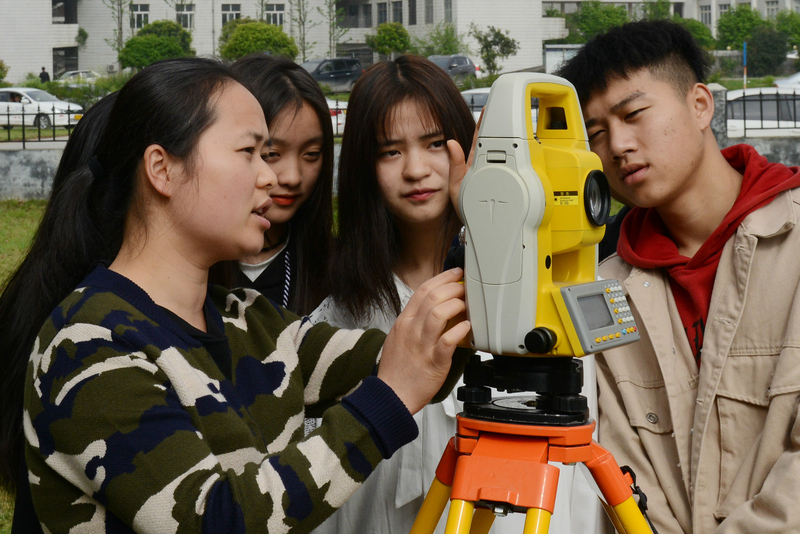 1573177438044081157.jpg 建筑测量实训_meitu_1.jpg