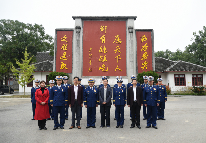 1603274029969093144.jpg 合影.jpg