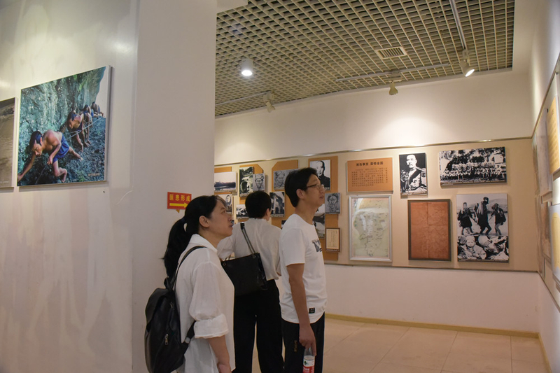 1625036806839054382.jpg 参观1.jpg